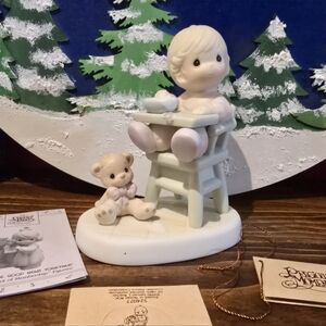 Precious Moments statue, #524077 "Baby's First Meal", 5 1/2" N/B 1990